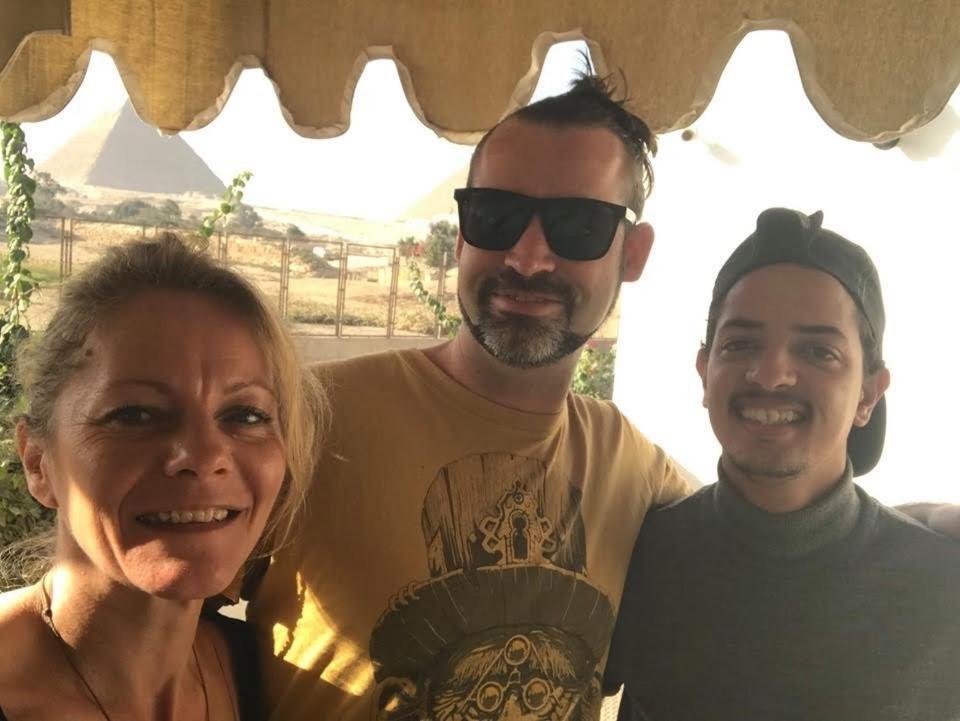 Studio Farida Pyramids View Kafret el-Gabal Exteriör bild
